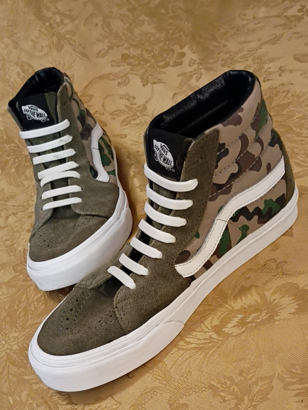VANS High-Top Sneakers Olive Green Camo with White Stripe Men's 6.5 Women's 8.0